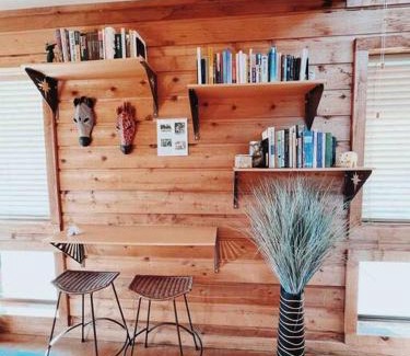 Glen Rose House | Mata'Zamo at High Hope Ranch Cliffside Cabin