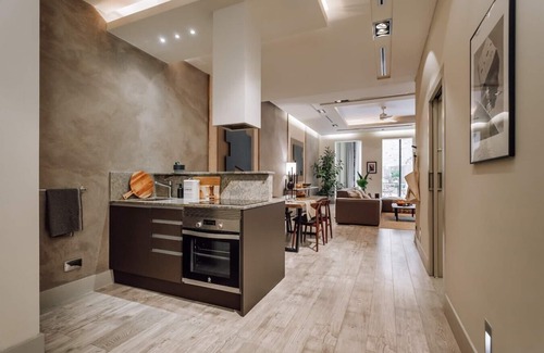 Esquerra de l'Eixample Apartment | Cozy 1 Bedroom in Eixample Esquerra with Spa & Kitchen