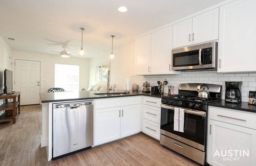 Parker Lane Apartment | Inviting Space | Steps from Top Beer Gardens & Coffee Shops