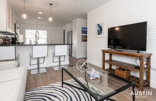 Parker Lane Apartment | Inviting Space | Steps from Top Beer Gardens & Coffee Shops