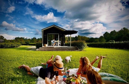 Matakana Cottage | Experience Matakana Beauregard Cottages: Rated 9.8/10!