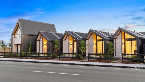 Matakana Apartment | Matakana Escapes: Pet-Friendly Retreat with Hot Tub
