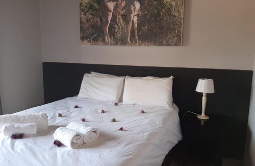 Roodeplaat Cabin | Discover Matalatala Wildlife Lodge with Ocean Views & Pools