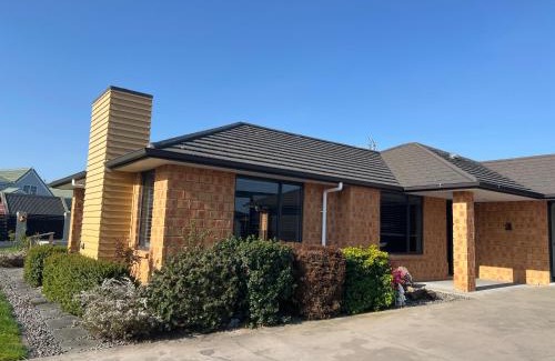 Matamata House | Oceanfront MataMata: Guest Rated 9.5, Family-Friendly Escape