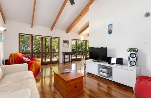 Matapouri House | Matapouri Hideaway: Ocean View Family Getaway