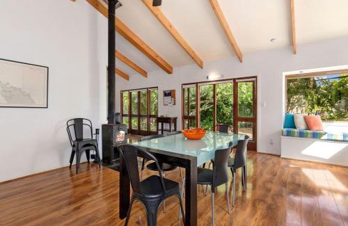 Matapouri House | Matapouri Hideaway: Ocean View Family Getaway