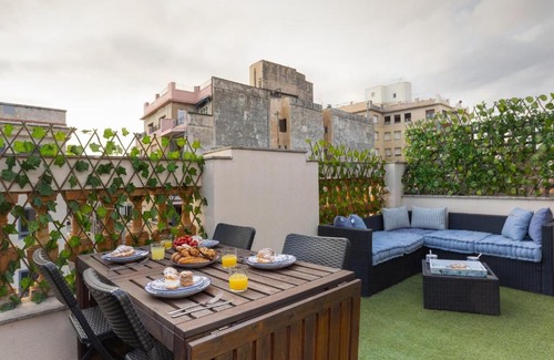 Mataro Apartment | Discover Matarolux23: 4-Star Pet-Friendly Haven Awaits