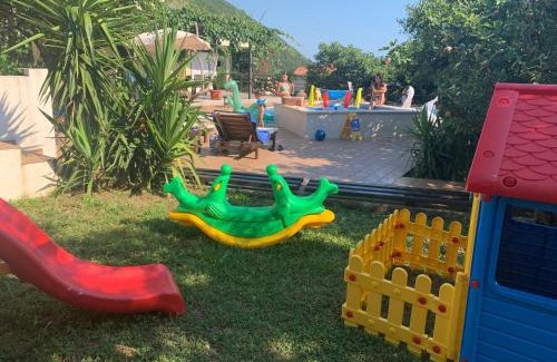 Podmaine Apartment | Beautiful Matej Hotel: Oceanfront Bliss with Pool Access
