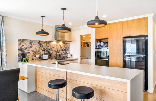 Waikanae House | Relax at Matenga Townhouse - Family-Friendly Getaway