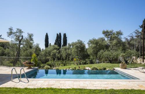 Gazatika Villa | Relaxing Mateo Stone Villa with Private Pool & Ocean Views