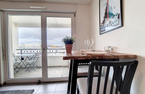 Plaine des Bouchers Apartment | Discover Mathis - Tram - Ville: Pet-Friendly Comfort Awaits