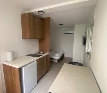 Lapad House | Cozy Matić Guest House with Breakfast & Hot Tub Amenities