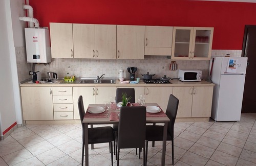 Mascarelli Apartment | Cozy Matisse Apartment with Garden in La Morra