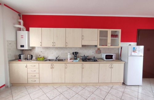 Mascarelli Apartment | Cozy Matisse Apartment with Garden in La Morra