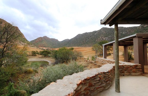Calitzdorp House | Relax at Matjiesvlei Retreat Oudehuiskloof - 4 Star Escape