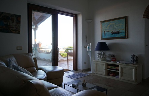 Ischia Porto Bed & Breakfast | Deluxe Matrimoniale at Maison de Charles Ischia Awaits