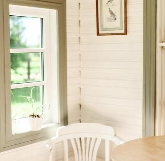 Igakula House | Pet-Friendly Matsi Cottage - 4-Star Retreat with Top Reviews