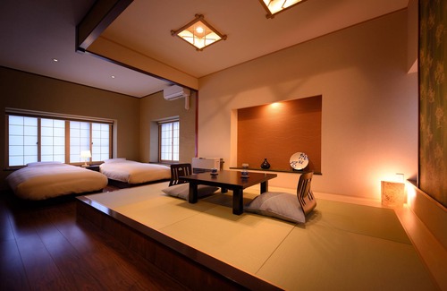 Yumoto-naka-yashiki House | Eco-Friendly Matsudaya Ryokan: Family Retreat with Breakfast