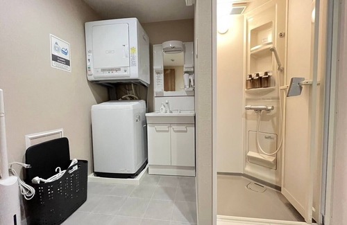 Dotonbori Apartment | Comfortable Matsuyamachi Bldg. 2F: Family-Friendly Stay
