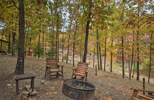 Huntingdon Cabin | Cozy 'Matt Dillon' Cabin - Near Raystown Lake Getaway!