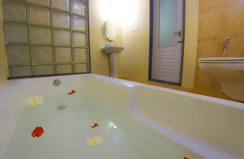 Sagara Hotel | Discover Matthuga: Family-Friendly Stays with Pool & Dining
