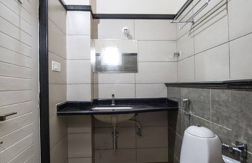 Sagara Hotel | Discover Matthuga: Family-Friendly Stays with Pool & Dining