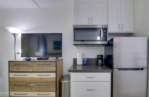 Kihei Apartment | Maui Banyan F-103A Stunning Studio With AC