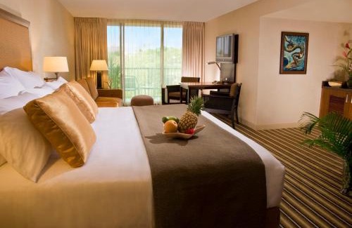 Kihei Hotel | Enjoy Family-Friendly Comfort at Maui Coast Hotel