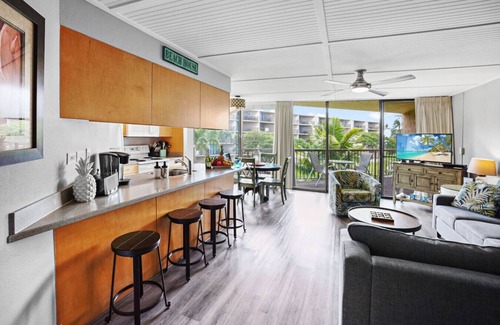 Kihei Apartment | Oceanfront Bliss: Reserve Your Dream Stay Today!