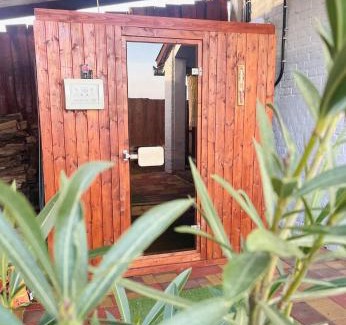 Villany Apartment | Discover Maul: Oceanfront Haven with Hot Tub & Pet Friendly
