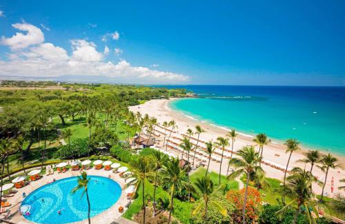 Kamuela Resort | Oceanfront Relaxation at Mauna Kea Beach Hotel