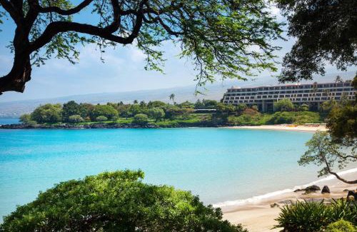 Kamuela Resort | Oceanfront Relaxation at Mauna Kea Beach Hotel