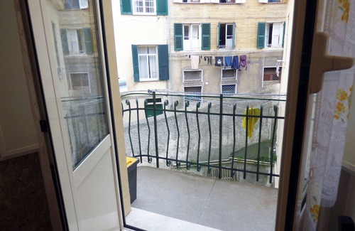 Maddalena Apartment | MAURA HOUSE NEAR RIGHI FUNICULAR WITH BALCONY