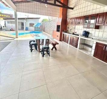 Boa Vista House | Cozy Retreat at Maura Oliveira: Pet-Friendly & Poolside Fun