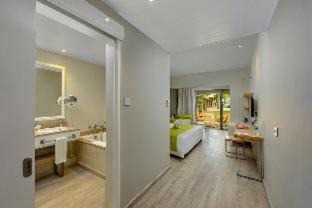Grand-Baie Hotel | Relax at Mauricia Beachcomber Resort & Spa with Ocean Views