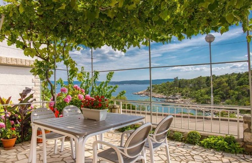 Klanfari Apartment | Oceanfront Getaway at Maurizius - Family Friendly Retreat
