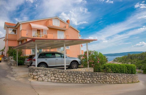 Klanfari Apartment | Oceanfront Getaway at Maurizius - Family Friendly Retreat