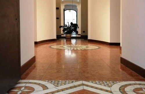Moltrasio House | Tranquil Mauro Apartment: Family-Friendly Getaway Rated 9/10