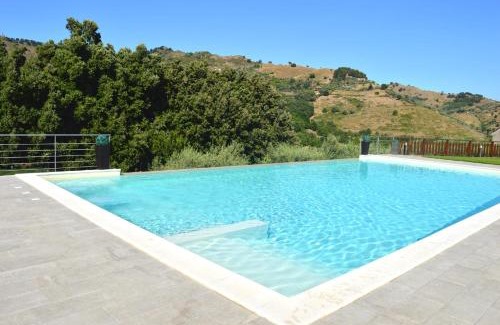 Rovittello Bed & Breakfast | Mauro Home Bed and Relax: Oceanfront Retreat with Pool