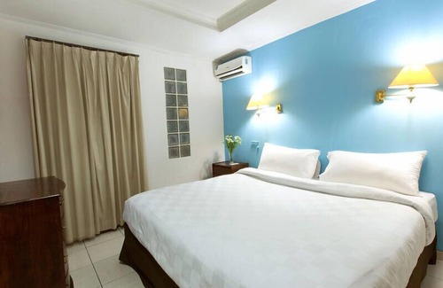Mampang Prapatan Hotel | Family-Friendly Maven Buncit: Relax by the Pool & Spa