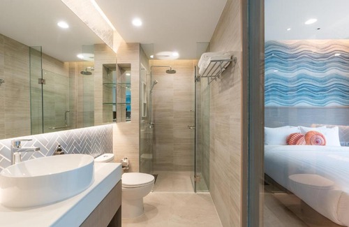 Hua Hin Hotel | Stylish Maven Hotel Hua Hin: Family-Friendly with Pool