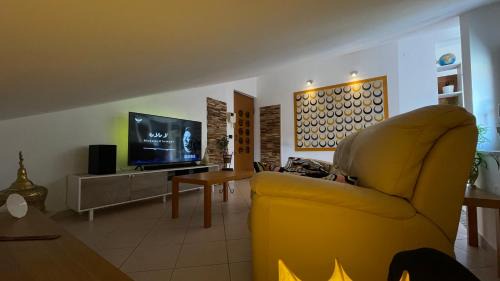 L'Aquila Apartment | Pet-Friendly Stay at Maverick Lodge with 9.4/10 Rating