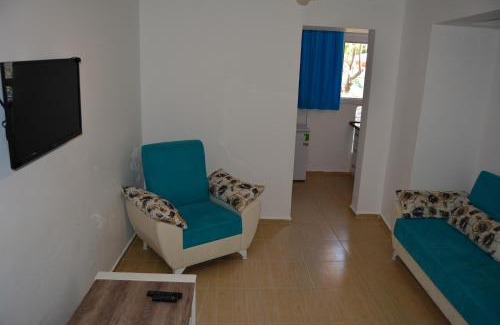 Cesme Apartment | Pet-Friendly Mavi Butik Apart with Breakfast & Family Amenities