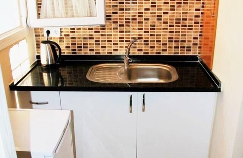 Cesme Apartment | Cozy Mavi Butik Apart: Oceanfront Oasis with Pet-Friendly Perks