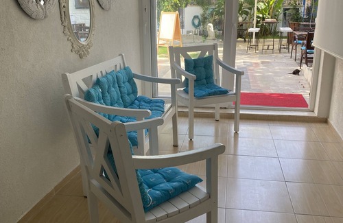 Cesme Apartment | Cozy Mavi Butik Apart: Oceanfront Oasis with Pet-Friendly Perks