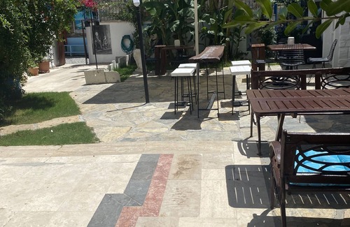 Cesme Apartment | Cozy Mavi Butik Apart: Oceanfront Oasis with Pet-Friendly Perks