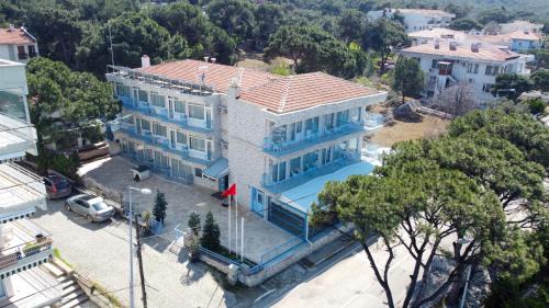 Ayvalik City Center Hotel | Discover Mavi Cam Hotel Ayvalik: Beachfront Bliss Awaits