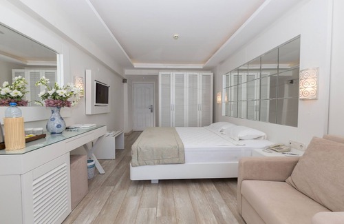 Turunc Resort | Inviting Mavi Deniz Otel - All Inclusive with Ocean View