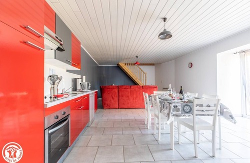 Arlanc House | Top-Rated Mavilije Gîte in Arlanc with Family-Friendly Amenities