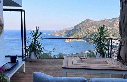 Turunc Apartment | Mavinin ve yeşilin dansı.